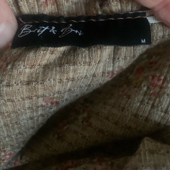 Brit & Bri Brown Floral crop top - Picture 4 of 5